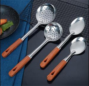 GEMEI nuovo prodotto spatola scolapasta cucchiaio mestolo grano di legno in acciaio inox utensili da cucina per la <span class=keywords><strong>casa</strong></span> <span class=keywords><strong>e</strong></span> la cucina utensile - Product Image 4