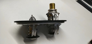 ट्रक एक्सेसरीज थर्मोस्टैट शीतलक फ्लैंज 2268067 2259412 - Product Image 3