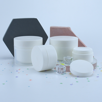 Pot en plastique blanc à double paroi à large ouverture avec couvercle à vis pour emballage de beurre corporel et de produits capillaires