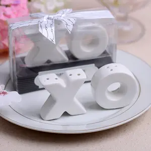 Wedding Giveaways for Guest and Gift--Hugs and Kisses XOXO Ceramic Salt and Pepper Shaker Beach Party Favor Souvenirs