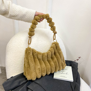 2023 nuove borse soffici da donna di grande capacità di moda borse a tracolla morbide da donna in stile coreano semplice borsa di pelliccia chic all'ingrosso per l'inverno - Product Image 2