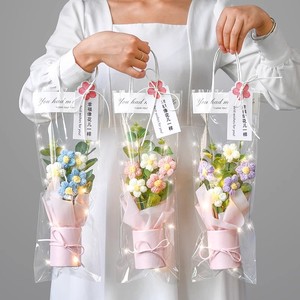 Ramo de 5 Flores de Lana Tejidas a Mano, Flores de Punto DIY, Regalos de San Valentín para Novias y Amigas - Product Image 1