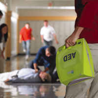 Défibrillateur ZOLL AED Plus pour la réanimation, la formation en RCP, le transfert en ambulance, en soins intensifs et en milieu vétérinaire