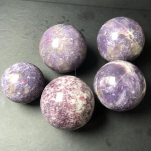 Großhandel natürliche Lepidolith Kugel <span class=keywords><strong>Pegmatit</strong></span> Kristalle Heilung mit rosa Turmalin Ball als Souvenir - Product Image 4