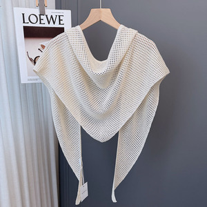 Chal Triangular de Punto Calado para Mujer, Mezcla de Lana, Color Sólido, Ligero, para Usar como Capa o Pañuelo en el Hombro, Ideal para el Uso Diario - Product Image 5