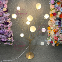 Lampe sur pied en métal doré de luxe à 9 têtes pour allée, idéale pour la location et la décoration d'événements tels que mariages, hôtels et banquets
