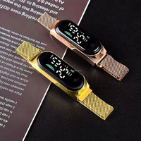 Jam Tangan Elektronik Sport OEM Laris Manis Unisex, Tali Logam Magnetik Milan Alloy 0.96" Desain Menarik Pria M9 8076 LED Digital