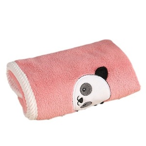 Ensemble de serviettes en polaire corail motif panda An'an mignon, épaisses et douces, avec fonction de suspension, pour usage domestique, 35x75cm 70x140cm - Product Image 5