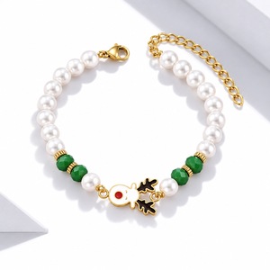 สร้อยข้อมือมุกเทียมรูปกวางเรนเดียร์ สแตนเลส มุกเทียม เคลือบสีทอง 14K ชุบสูญญากาศ 160+50 มม- 10.5 กรัม - Product Image 1