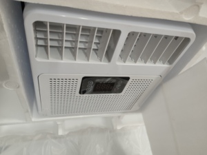Climatisation de chauffage et de refroidissement DC12V 24V 48V AC110V <span class=keywords><strong>220V</strong></span> Climatisation de stationnement pour <span class=keywords><strong>camping</strong></span>-<span class=keywords><strong>car</strong></span>, climatisation de toit pour <span class=keywords><strong>camping</strong></span>-<span class=keywords><strong>car</strong></span> - Product Image 3
