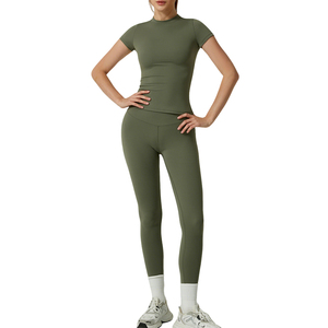 Set Yoga Personalizzato a Rapida Asciugatura per Donne, 2 Pezzi: Top a Maniche Corte e Leggings da Yoga, <span class=keywords><strong>Completo</strong></span> Sportivo per Corsa e Allenamento - Product Image 3