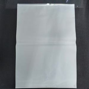 Sac à fermeture éclair givré personnalisé pour vêtements, pochette robuste réutilisable pour emballage de T-shirts, chaussures, sous-vêtements, avec fonctions de sécurité, en PE - Product Image 3