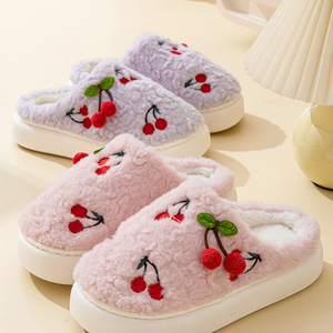 Vente <span class=keywords><strong>en</strong></span> gros <span class=keywords><strong>de</strong></span> pantoufles douillettes <span class=keywords><strong>en</strong></span> peluche pour femmes, automne et <span class=keywords><strong>hiver</strong></span>, pour la maison, pour enfants, intérieur, mignonnes, fruits, cerises, Noël - Product Image 4