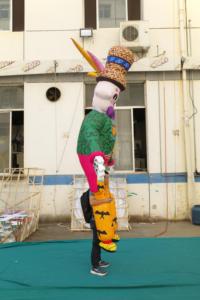 Mascota inflable de circo con forma de calavera de azúcar transportada por un humano |   Fábrica de Inflables para Desfiles de Carnaval, Fiestas en Bares y Decoración de Parques Temáticos - Product Image 5