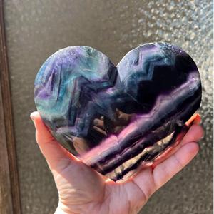 Venta al por mayor de piedras de cristal natural pulido en forma de corazón, piedra de palma tallada, corazón de fluorita con forma de pluma para regalo. - Product Image 3