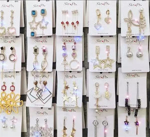 Pendientes al por mayor a precio <span class=keywords><strong>de</strong></span> fábrica: Pendientes <span class=keywords><strong>de</strong></span> cadena <span class=keywords><strong>de</strong></span> moda con circonitas, joyería <span class=keywords><strong>de</strong></span> mostrador para mujer - Product Image 4
