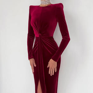 2024 abito in velluto plissettato a <span class=keywords><strong>maniche</strong></span> <span class=keywords><strong>lunghe</strong></span> a collo tondo da donna per feste di moda in stile caldo abbinato a un abito da sera aderente <span class=keywords><strong>con</strong></span> <span class=keywords><strong>spacco</strong></span> - Product Image 2