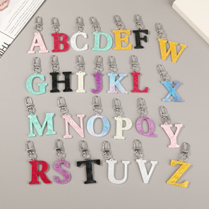 Mosquetón Simple de 26 letras <span class=keywords><strong>YOYI</strong></span> transfronterizo, llavero acrílico con letras en inglés, colgante para mochila, accesorio de moda - Product Image 1