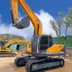 Excavatrice sur chenilles Hyundai 220LC-9S d'occasion de haute qualité, série 215 225, à prix abordable, axée sur les composants essentiels du moteur - Product Image 2