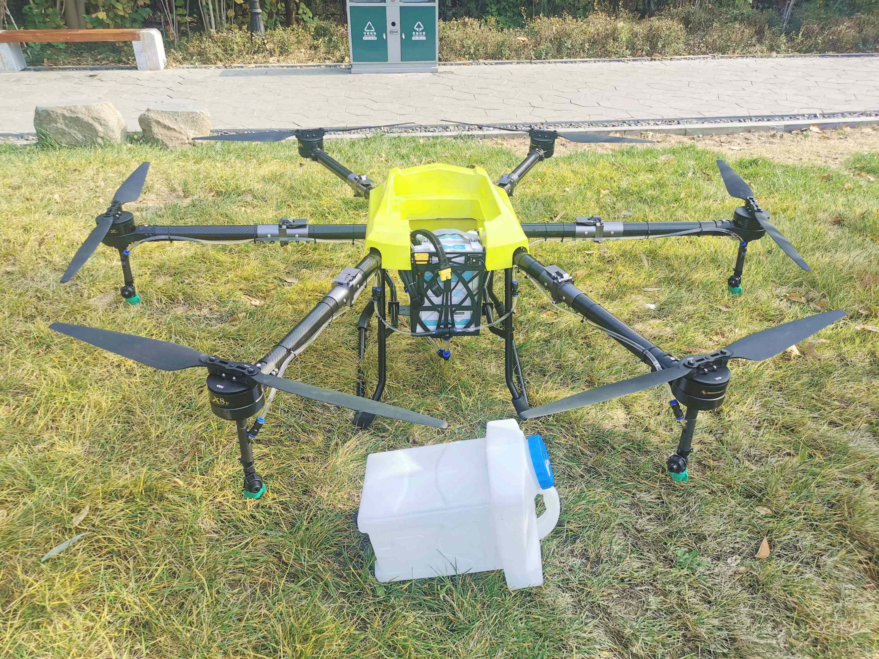 16 litres drone pulvérisateur/pulvérisateur drone/brumisateur de moustique drone avec dégagement rapide médecine réservoir