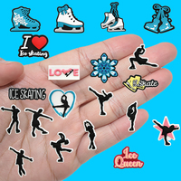 Nouveau design 2025 Breloques pour sacs et sabots en PVC personnalisées, thème patinage et ski, pour souvenirs d'anniversaire, 2,5-3,5 cm