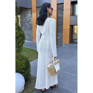 Robe en tricot ajourée Sobie à col en V, coupe ample, respirante, décontractée, couleur écru - Product Image 6