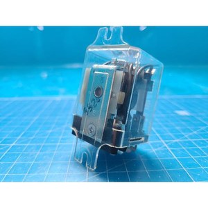 Relais à usage général TE Connectivity KUP-14A55-24, utilisé comme pièce détachée pour équipement semi-conducteur de génération précédente - Product Image 4