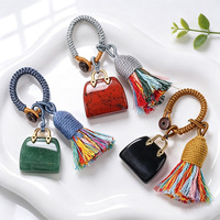 En gros, porte-clés mini sac à main en cristal naturel assorti, avec pompon tressé, breloque de sac et ornement de voiture, cadeau