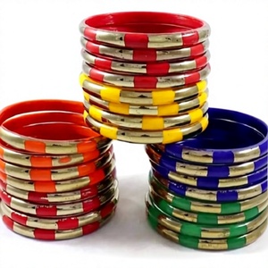 Lindos Brazaletes de Acrílico, Latón y Resina Coloridos con Rayas Doradas, Conjuntos de Pulseras Étnicas Modernas para Mujer - Product Image 1