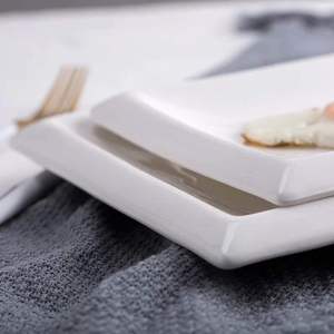 Assiette de table <span class=keywords><strong>rectangulaire</strong></span> <span class=keywords><strong>en</strong></span> céramique pour hôtel, à bord épais et profilé créatif, pour fruits, modèle cœur, ustensile de cuisine - Product Image 2