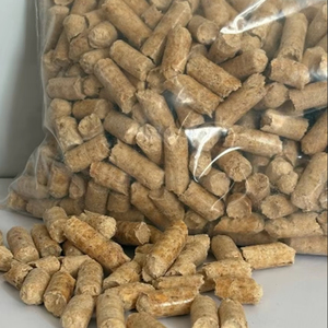 Pellets de Madera de Pino Natural para Camas de Mascotas, 100% Aserrín Puro, 10% de Humedad Máxima, Comprimidos, Libres de Polvo, Tratados Térmicamente - Product Image 1