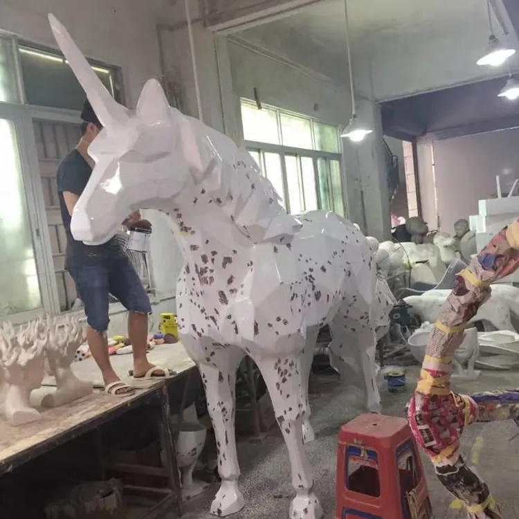 Porcellana fabbricante animale scultura gigante in fibra di vetro unicorno statua per la vendita
