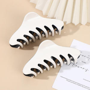 Pince à cheveux coréenne simple de haute qualité, grande, en plastique uni, avec poignée, type pince requin - Product Image 6