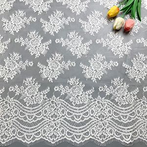 Tissu en dentelle à motif de rose 3D blanc avec bordure ondulée en franges, tulle en maille jacquard pour <span class=keywords><strong>robe</strong></span> de mariée, <span class=keywords><strong>robe</strong></span> de soirée, décoration vestimentaire - Product Image 4