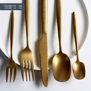 Juego de Cubiertos de Metal de acero inoxidable de Grado Superior Diseño elegante duradero a prueba de herrumbre y apto para lavavajillas para uso doméstico en restaurantes y hoteles - Product Image 3