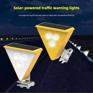 Feux de signalisation solaires à LED haute vitesse nocturnes 2W 3.7V pour travaux de construction et blocages routiers - Product Image 2