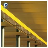 Panneaux de plafond suspendu en aluminium Prima, solution de plafond moderne pour les projets d'hôtels, de restaurants et de bureaux
