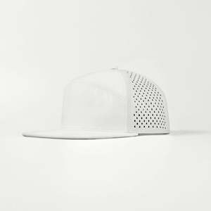 Casquette Snapback personnalisée en gros, 6 panneaux, visière plate, bleu marine, imperméable, structurée, logo brodé 3D, maille perforée au laser - Product Image 5