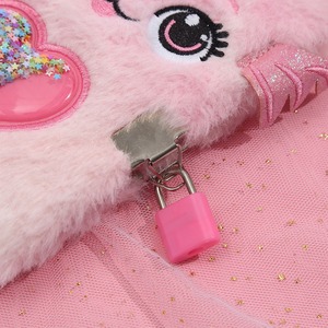 Diario A6 con Diseño de Corazón de Peluche Rosa, Papelería Creativa y Linda con Lentejuelas y Candado para Tomar Notas - Product Image 6
