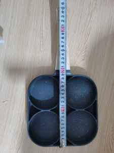 Poêle moderne en aluminium à quatre trous antiadhésive <span class=keywords><strong>pour</strong></span> omelettes et œufs, avec fond <span class=keywords><strong>plat</strong></span>, compatible gaz et induction - Product Image 5