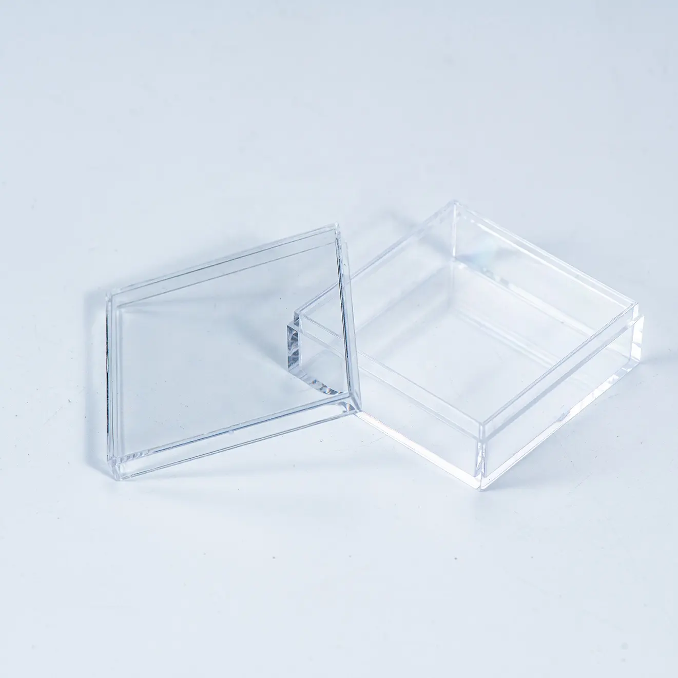 Wholesale Custom Clear Acrylic Box storage Artificial nails,eyelash plastic box and Food Grade With Lid Gift Acrylic Candy Box