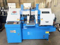 Scie à ruban horizontale industrielle BS4235CNC pour la découpe des métaux, machine à scier à ruban CNC à double colonne robuste, 5,5 kW