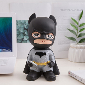 Cajas de dinero Venta caliente la versión Q Superhéroe PVC Hucha Niños Regalos Juguetes Película Personaje Productos periféricos - Product Image 3