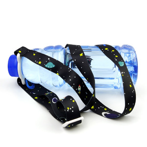Porte-bouteille d'eau universel en polyester, lanières bandoulière écologiques, sangle de transport portable pour adultes et enfants, compatible avec les bouteilles d'eau minérale - Product Image 2