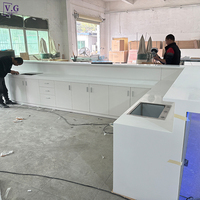 Comptoir de bar de restaurant de restauration rapide au design moderne personnalisé pour la maison, les bars, les clubs et les hôtels, en pierre et bois massif, en forme de L