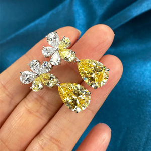 Orecchini Vintage a Goccia con Fiori per Donne, Bicolore, Eleganti Accessori per l'Uso Quotidiano - Product Image 4
