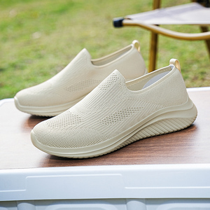 Chaussures de sport tendance pour hommes grandes tailles, semelle MD, tige en maille respirante, design à lacets souples pour la marche printemps-été - Product Image 1