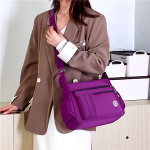 महिलाओं के आकस्मिक और फैशनेबल कंधे की थैली, बड़ी क्षमता, सरल ठोस रंग क्रॉसबॉडी बैग, जिपर ने महिलाओं का बैग बंद कर दिया - Product Image 3