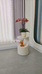 מודרני יצירתי nordic שולחן שינה קונסולת קרם שולחן פינתי פשוט עגול רב שכבתית - Product Image 6