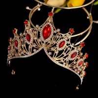 Couronne Tiara Royale Baroque Haut de Gamme Faite à la Main en Alliage avec Cristaux Rouges et Strass pour Mariage, Concours de Beauté, Bijou de Cheveux de Luxe pour Reine